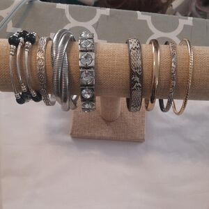 Stylish Mixed Bracelet Set in Silver and Gold